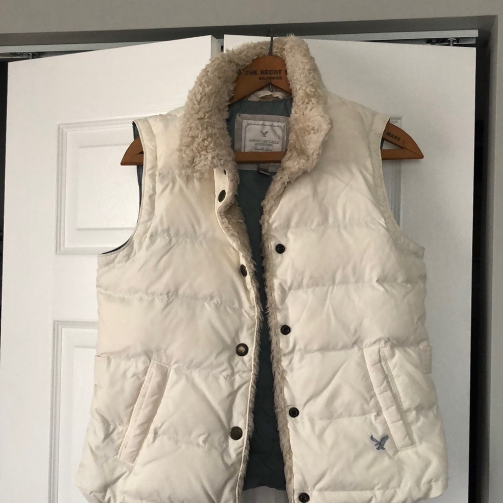 American Eagle vest size small